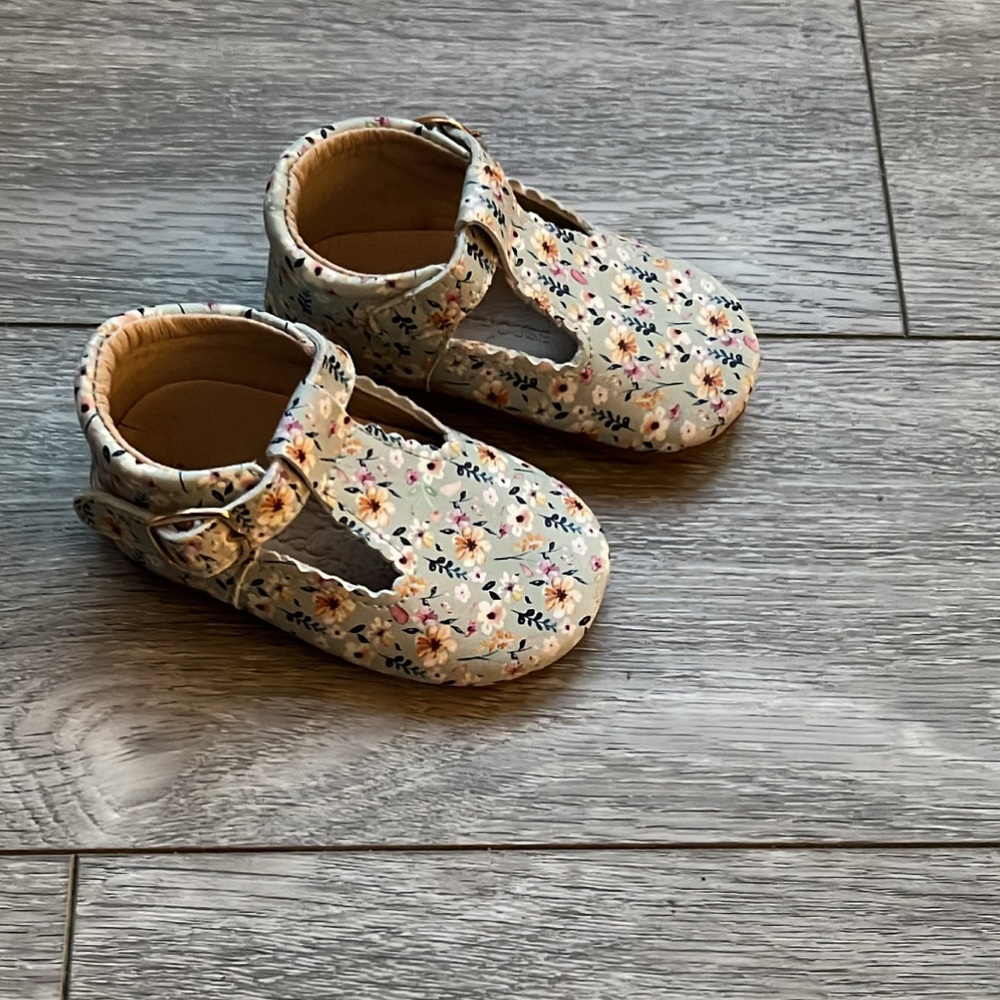 Floral Mary Jane shoes